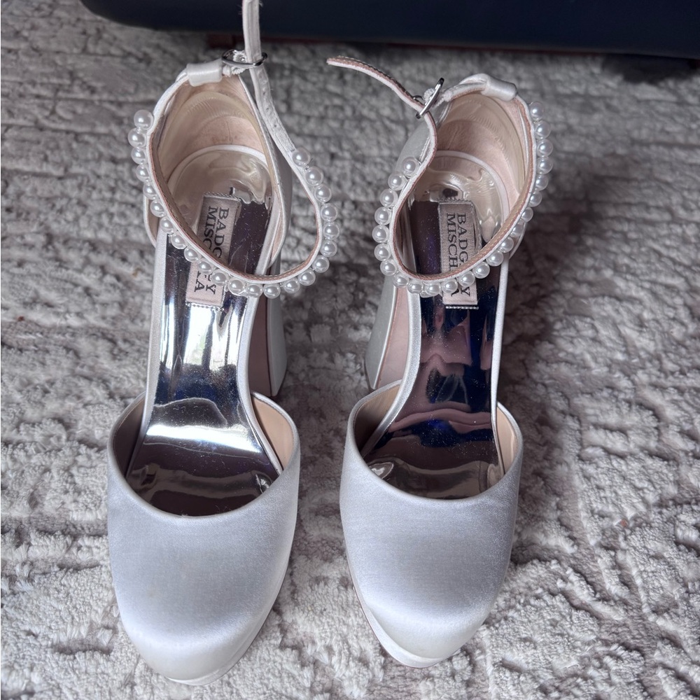 Badgley Mischka Women's White Satin Heels
